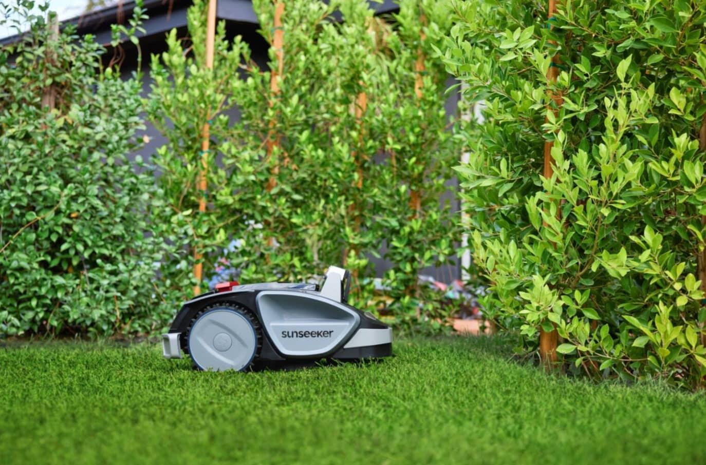 No Boundary Robot Lawn Mowers