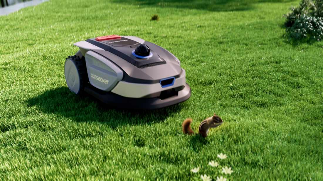 Sunseeker S4 animal avoidance on lawn