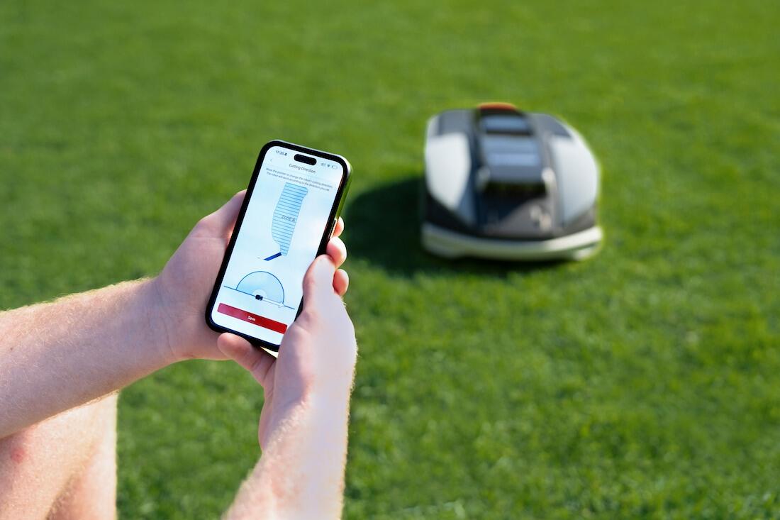 App Control for Smart Lawn Mowing